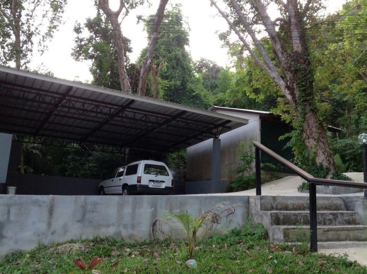Koh Sirey Beachfront Pool Villa プーケット エクステリア 写真