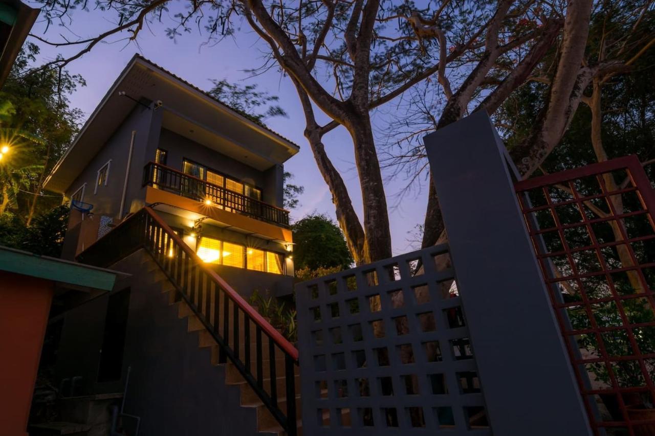 Koh Sirey Beachfront Pool Villa プーケット エクステリア 写真