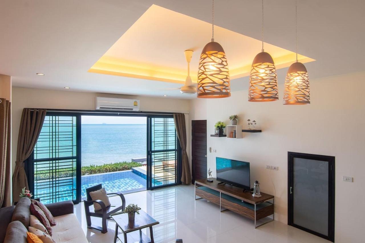 Koh Sirey Beachfront Pool Villa プーケット エクステリア 写真