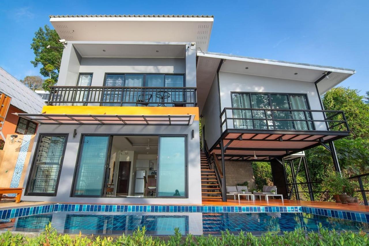 Koh Sirey Beachfront Pool Villa プーケット エクステリア 写真