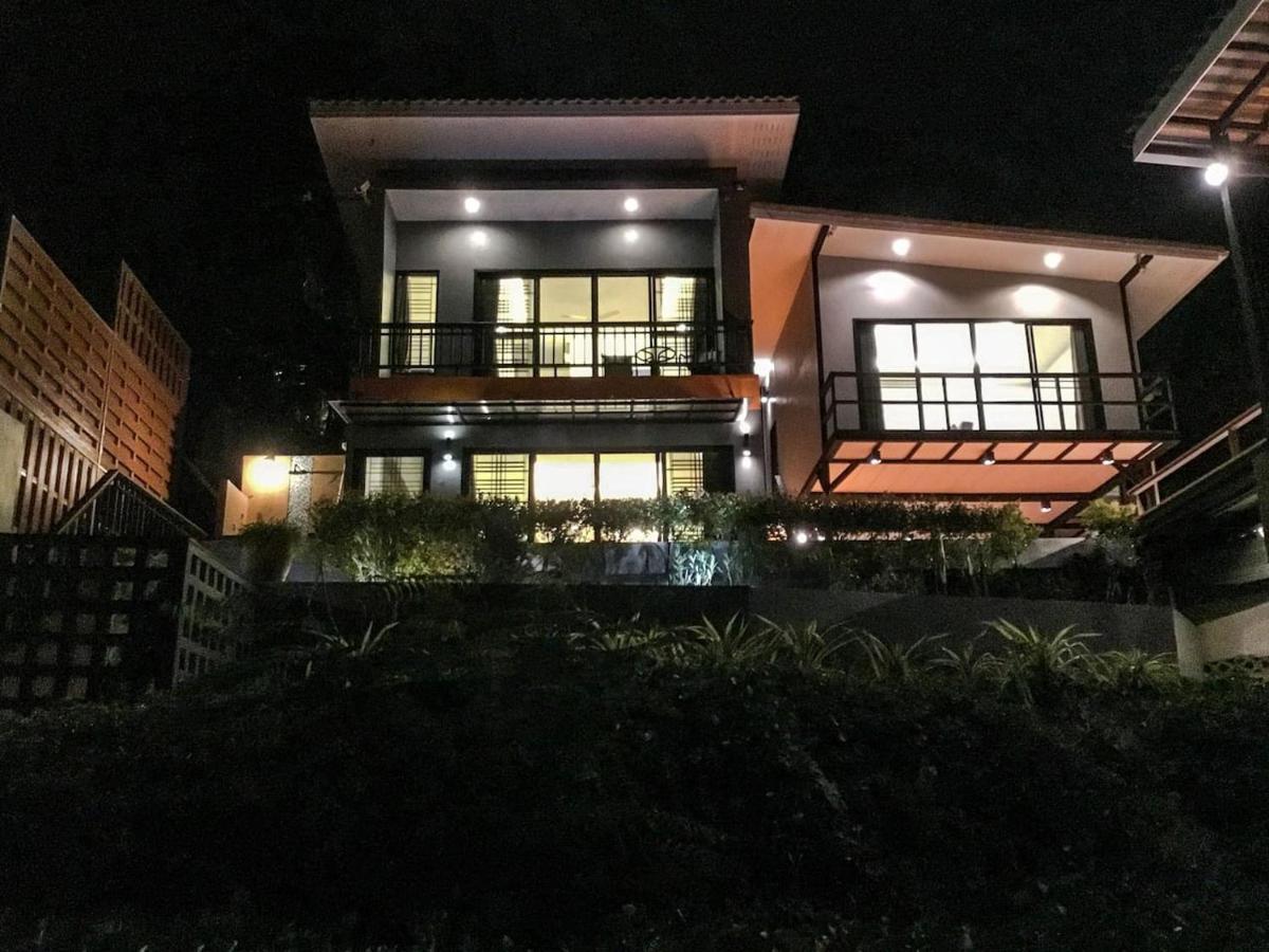 Koh Sirey Beachfront Pool Villa プーケット エクステリア 写真