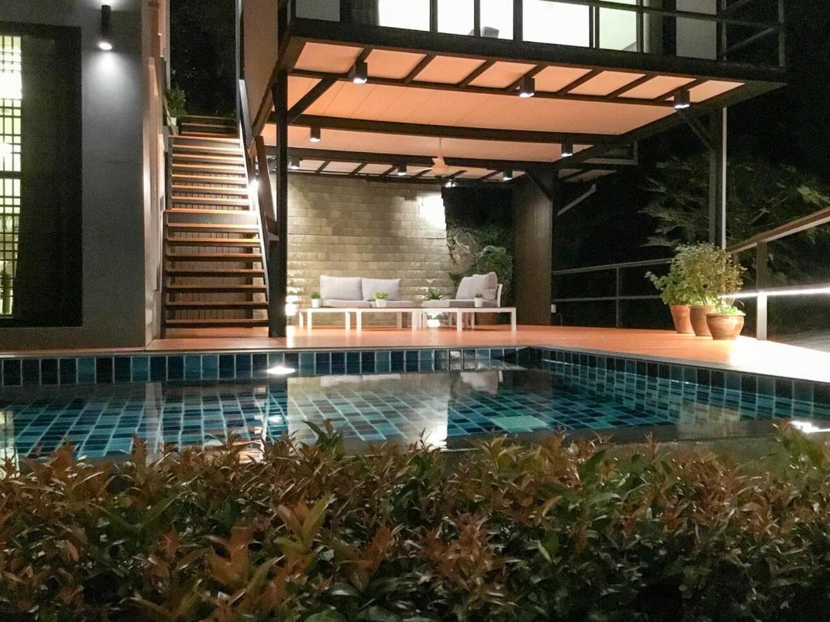 Koh Sirey Beachfront Pool Villa プーケット エクステリア 写真