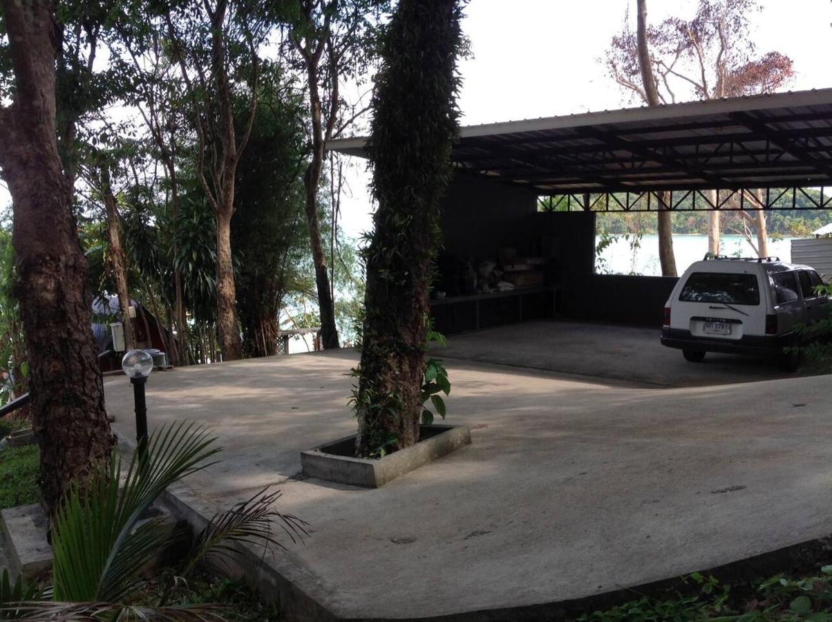 Koh Sirey Beachfront Pool Villa プーケット エクステリア 写真