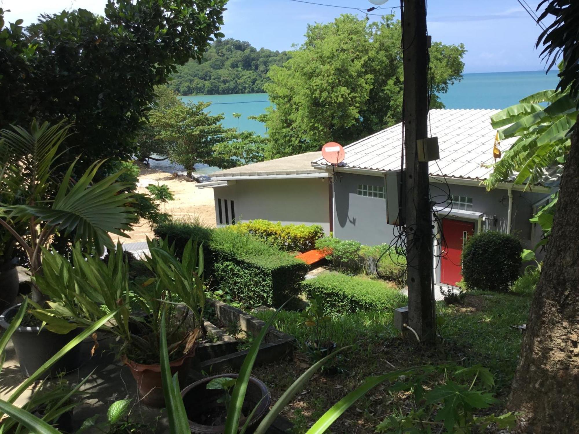 Koh Sirey Beachfront Pool Villa プーケット エクステリア 写真