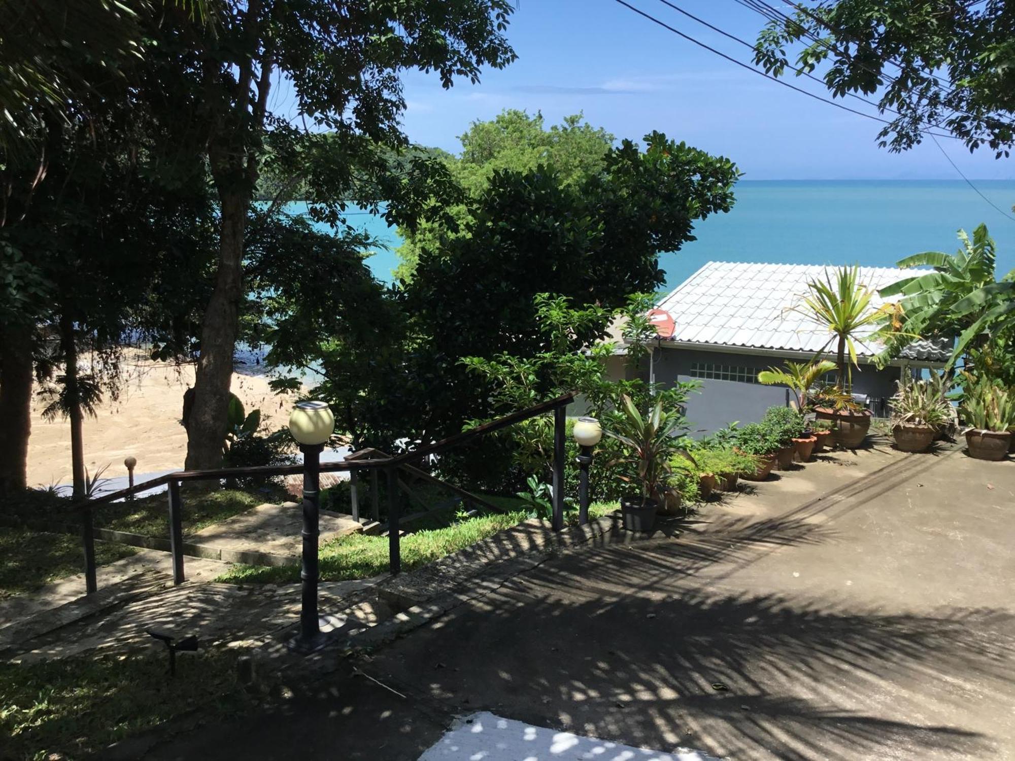 Koh Sirey Beachfront Pool Villa プーケット エクステリア 写真